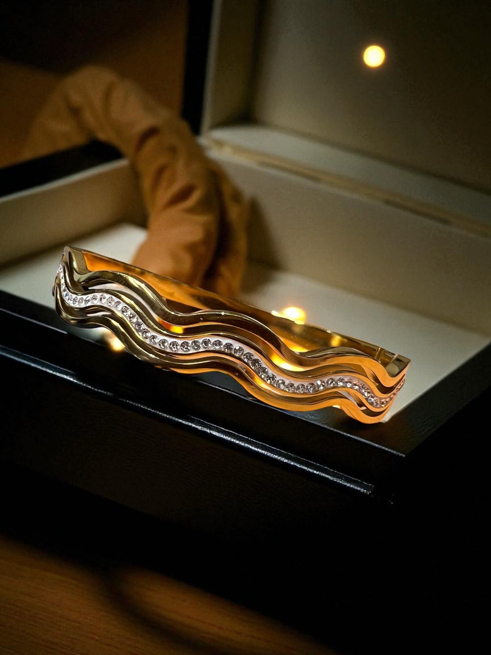 Wave Shine Bracelet - Image 2