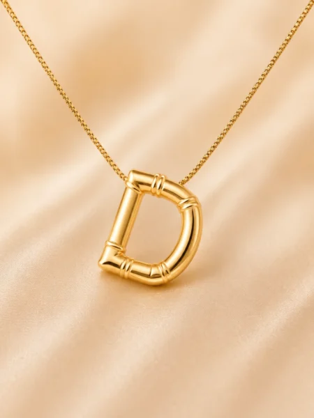 D initial pendant necklace
