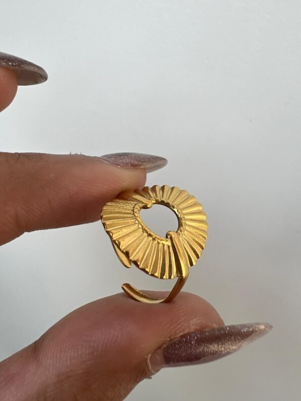 Elegant Gold Shell Spiral Statement Ring for Women