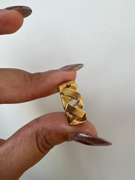 Elegant Gold Chain Link Statement Ring for Women with Textured Design